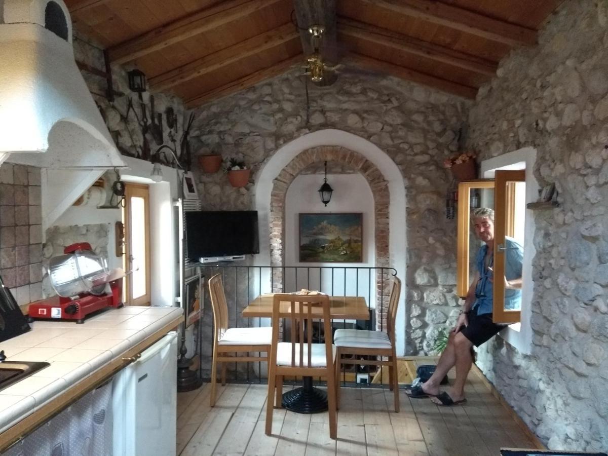 Il Rustico Di Peri Exterior foto